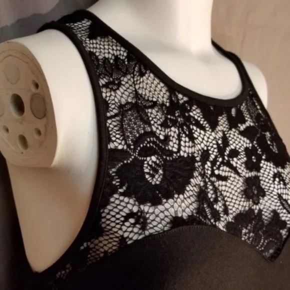 3/$25 Forever 21 Lace Sweetheart Top Dress - Picture 4 of 8